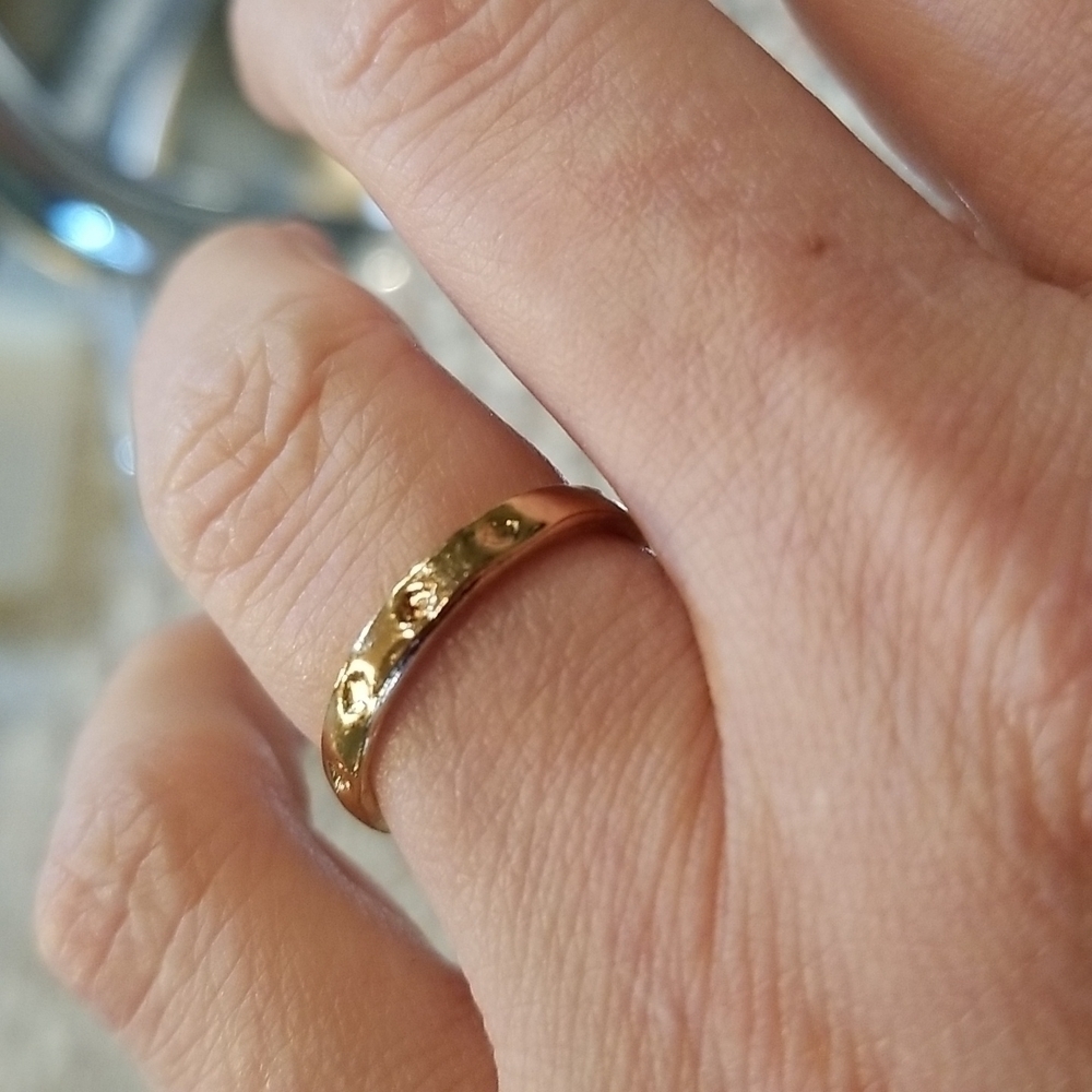 Gold costume ring - Picture 3 of 4